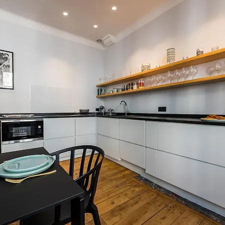 Spotlight Keyweek Stunning & Spacious In Heart Of Town Daire Biarritz