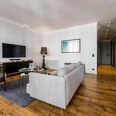 Apartman Spotlight Keyweek Stunning & Spacious In Heart Of Town Biarritz